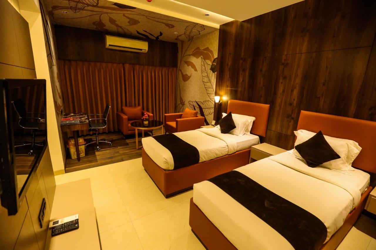 Hotel Atithi, Aurangabad Екстериор снимка