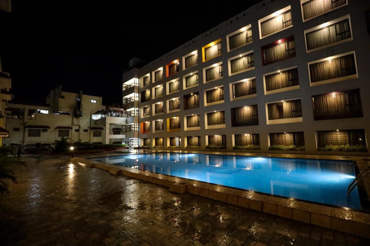 Hotel Atithi, Aurangabad Екстериор снимка