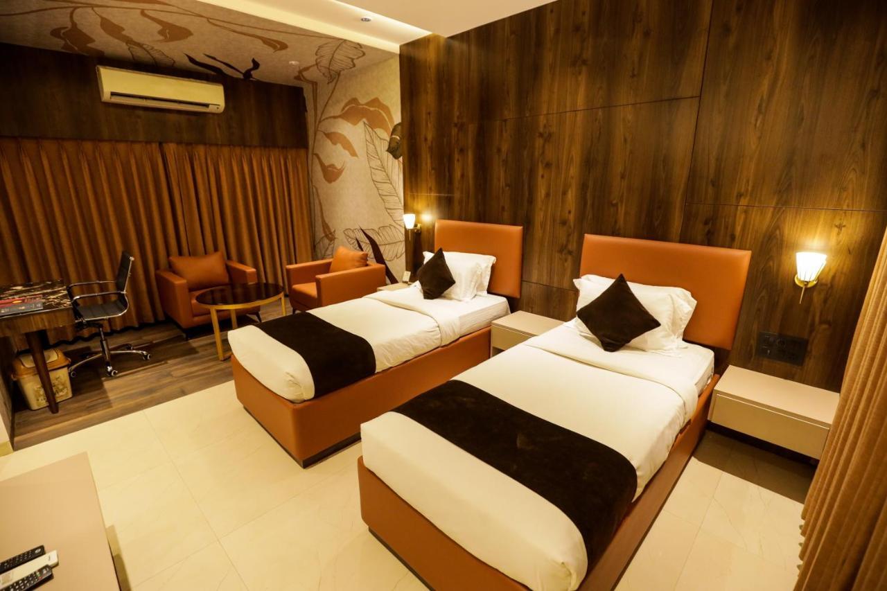 Hotel Atithi, Aurangabad Екстериор снимка