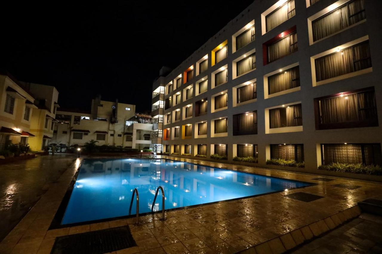 Hotel Atithi, Aurangabad Екстериор снимка
