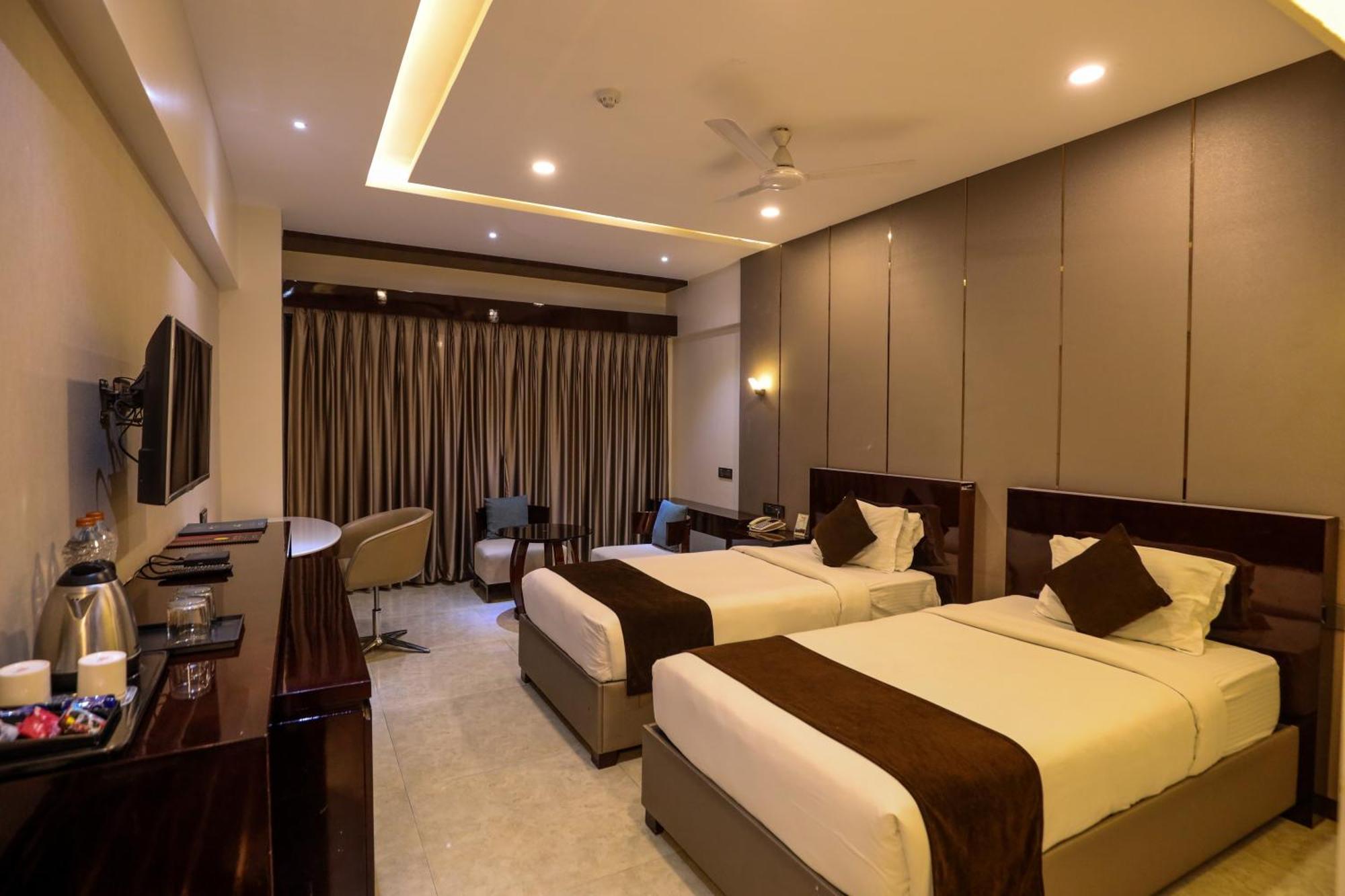 Hotel Atithi, Aurangabad Екстериор снимка