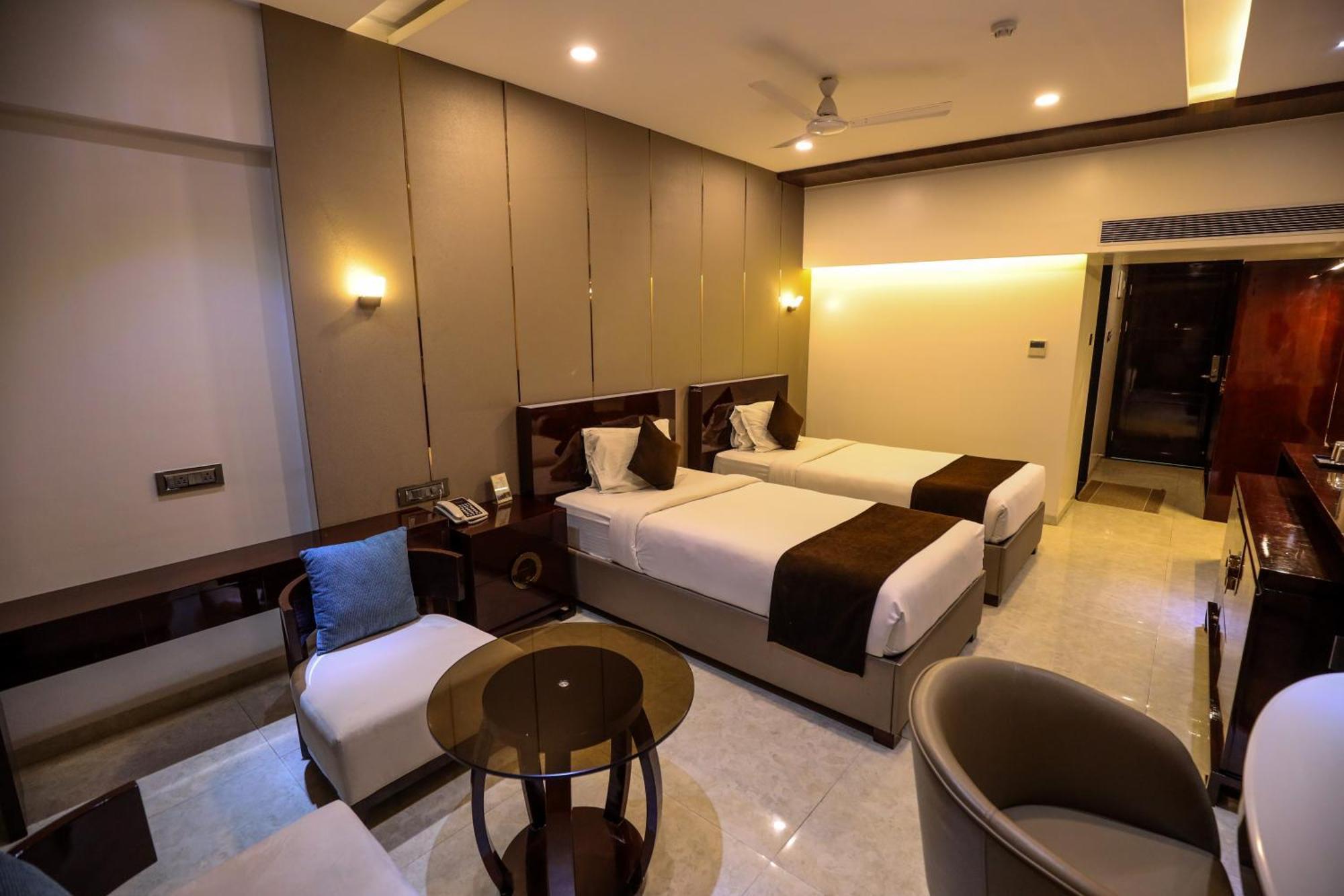 Hotel Atithi, Aurangabad Екстериор снимка