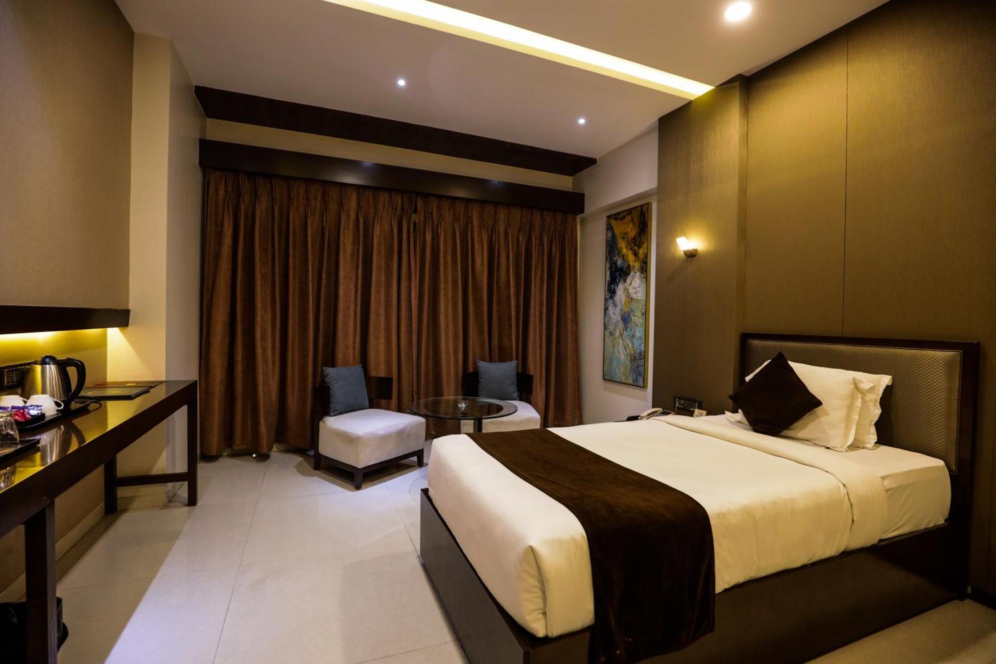 Hotel Atithi, Aurangabad Екстериор снимка