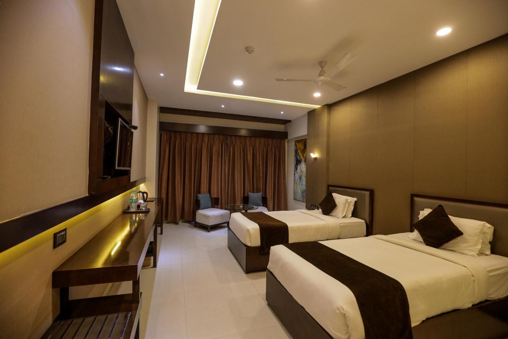 Hotel Atithi, Aurangabad Екстериор снимка