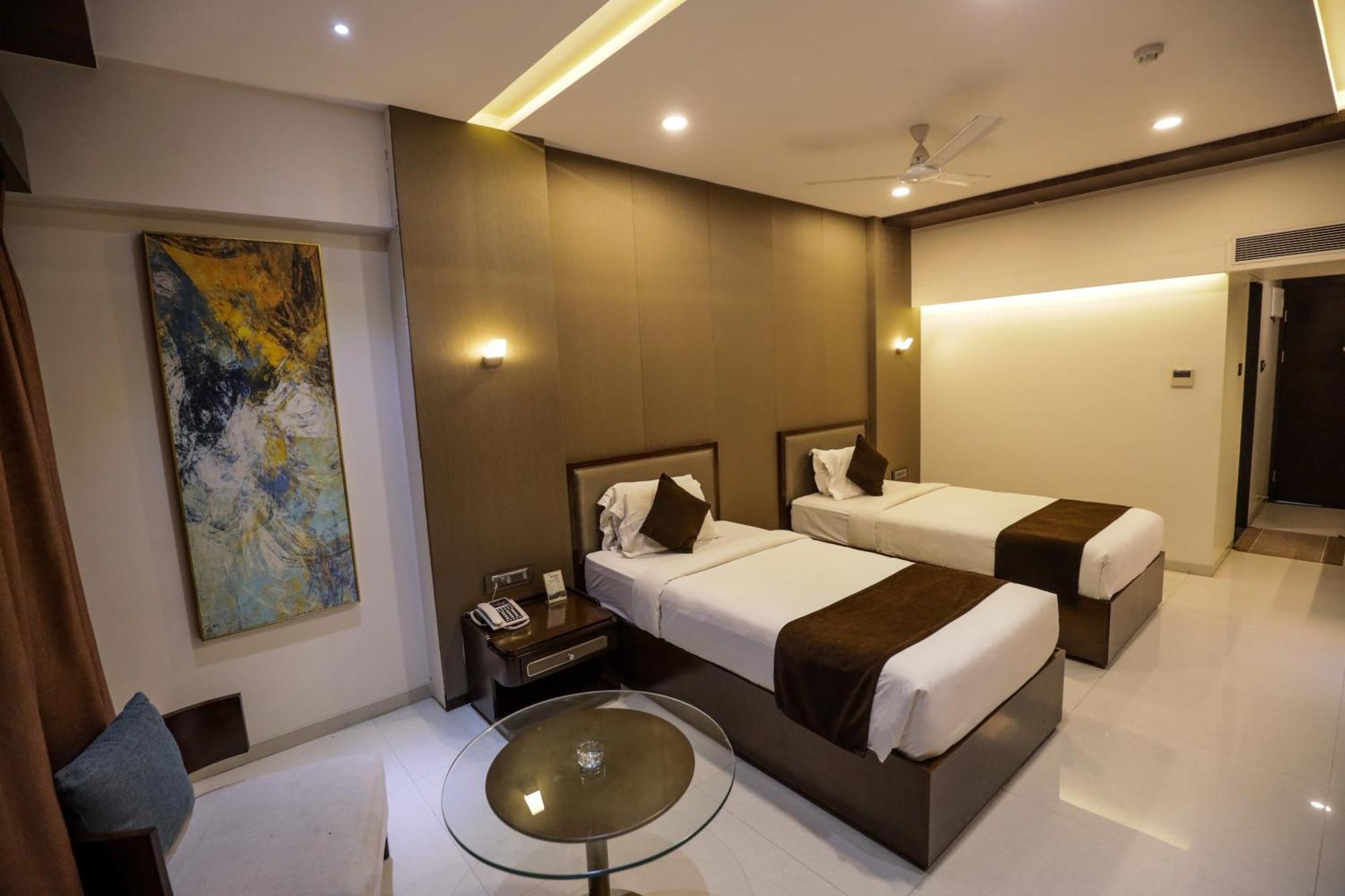 Hotel Atithi, Aurangabad Екстериор снимка